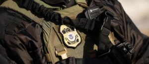 healthcare-worker-appears-to-encourage-drugging-ice-agents-in-videos