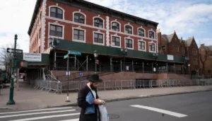 car-crashes-into-chabad-lubavitch-world-headquarters-in-possible-hate-crime-in-brooklyn