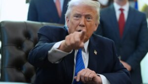 trump-nominates-senior-economist-as-next-bls-chief