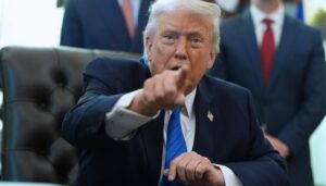 trump-splits-republicans-with-about-face-on-alex-pretti-shooting