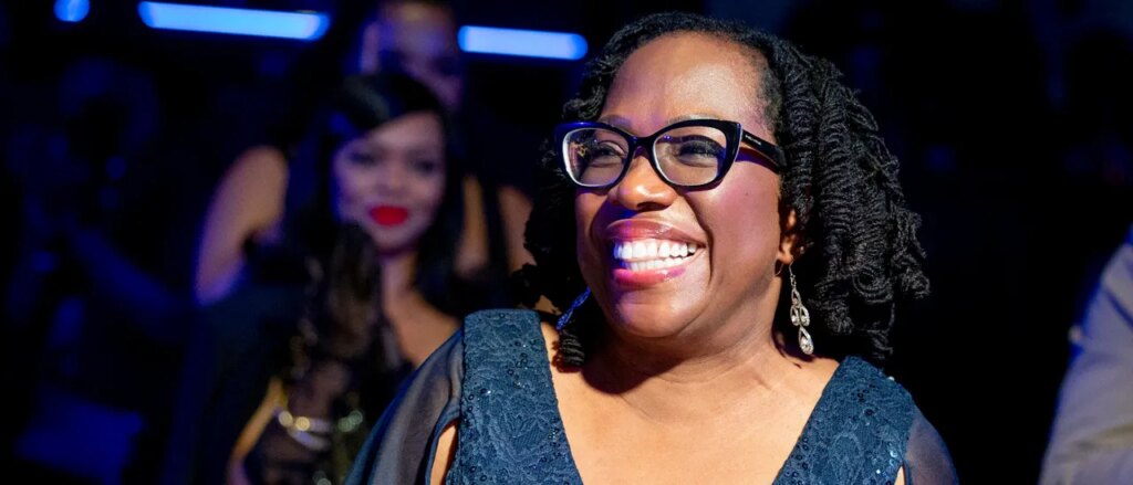 wordy-supreme-court-justice-spotted-at-star-studded-awards-show