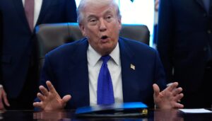 democrats-face-trust-gap-in-midterm-elections-despite-trump-polling-slump