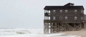 several-houses-collapsing-into-ocean-as-storm-batters-coastal-town