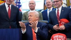 trump-approval-rating-bounces-back-after-immigration-changes