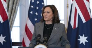 former-kamala-harris-campaign-aides-push-vice-president-to-back-‘squad’-calls-for-gaza-ceasefire