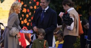 blinken-appears-to-dress-children-up-as-zelensky-and-ukrainian-flag-for-halloween