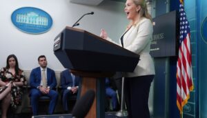 karoline-leavitt’s-maternity-cover-is-revealed