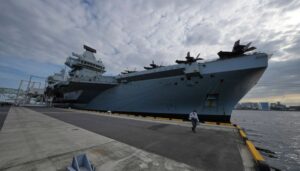 uk-sending-its-largest-warship-to-arctic-to-deter-russia
