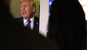 white-house:-trump-hasn’t-had-direct-talks-with-democrats-on-dhs