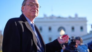 kevin-hassett-faces-blowback-for-calling-for-new-york-fed-to-be-‘disciplined’