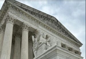 major-breaking:-supreme-court-strikes-down-trump’s-tariffs-|-the-gateway-pundit-|-by-cristina-laila