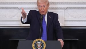 trump-boots-press-from-white-house-governors’-breakfast