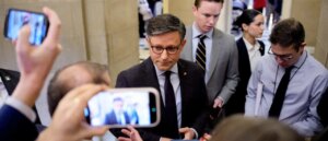 polls-show-neither-party-fully-owns-the-only-midterm-issue-that-matters