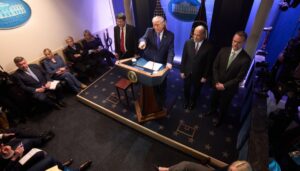 trump-risks-gop-prospects-by-vowing-to-stay-the-course-on-tariffs