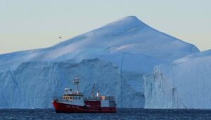 us-sent-hospital-ship-to-greenland,-trump-says
