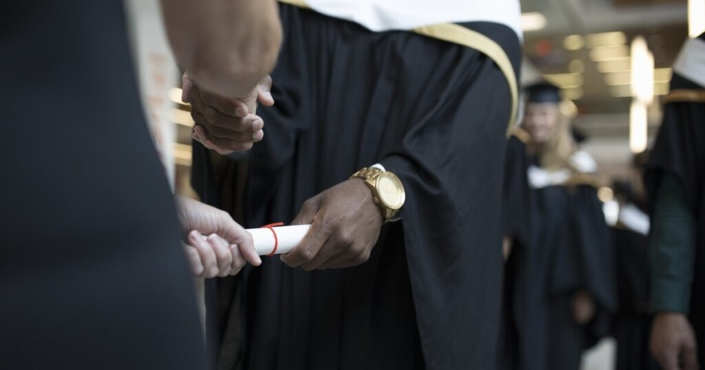 edwards-could-resurrect-louisiana’s-proposed-alternative-graduation-policy