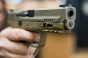 father-accidentally-shoots-4-year-old-son-in-head,-police-say