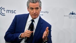 newsom-calls-jd-vance-and-marco-rubio-‘phonies’-for-shake-up