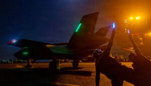 us-decimates-iranian-base-in-strait-of-hormuz-as-irgc-says-shipping-lane-closed