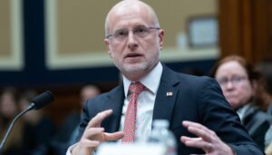 fcc-concerns-about-wbd-merger-assuaged-with-paramount-deal