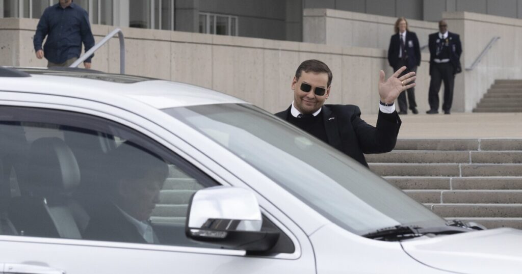 santos-survives-expulsion-as-removal-effort-once-again-falls-flat-in-house