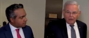 ‘why-is-that-appropriate?’:-cnn’s-manu-raju-confronts-bob-menendez-on-attending-classified-briefing