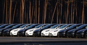 the-tesla-influencers-leaving-the-‘cult’