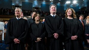 john-roberts-urges-politicians-to-stop-personal-attacks-on-judges