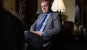 trump-re-endorses-jeff-hurd-after-yanking-support-over-tariffs