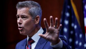 sean-duffy-predicts-‘worse’-wait-times-will-pressure-democrats