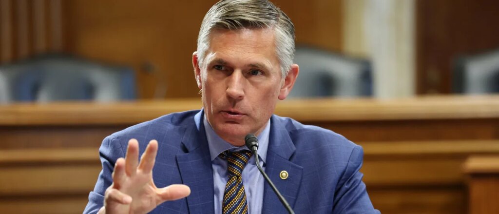 surprise-democrat-defection-helps-trump