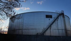 trump-defends-treasury-department-lifting-sanctions-on-iranian-oil