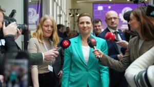 danish-pm-resigns-after-lackluster-social-democrat-backing,-moderates-ascend