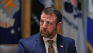 markwayne-mullin-quietly-debuts-at-first-cabinet-meeting-as-dhs-deal-stalls