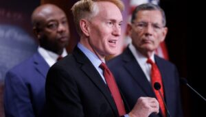 lankford-says-democrats-made-‘absurd’-demand-for-no-ice-polls