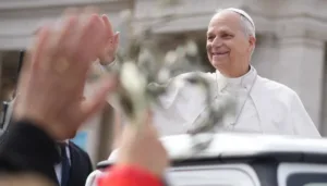 pope-leo-calls-for-peace,-saying-god-doesn’t-listen-to-prayers-of-‘those-who-wage-war’ 