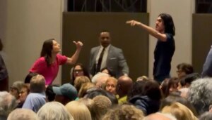 pro-palestine-protests-at-cory-booker-synagogue-book-tour-event