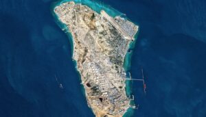 us-strikes-iran’s-kharg-island-in-persian-gulf-as-trump’s-deadline-looms