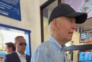 feeble-biden-spotted-at-ice-cream-shop-in-los-angeles-(video)-|-the-gateway-pundit-|-by-cristina-laila
