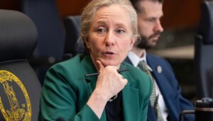 democrats-turn-on-spanberger-over-plummeting-popularity-amid-redistricting-battle