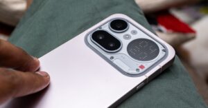 it-might-not-be-the-best-$499-phone,-but-i’m-glad-nothing’s-phone-(4a)-pro-exists
