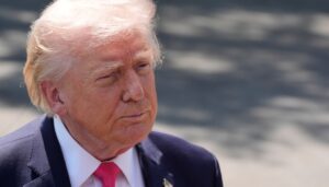 trump-takes-reporters’-calls-to-paint-rosy-picture-on-iran-deal