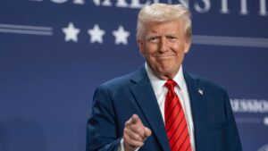 watch-live:-president-trump-speaks-at-tpusa-event-in-phoenix-|-the-gateway-pundit-|-by-cristina-laila