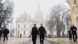 gunman-kills-five-and-wounds-10-in-kyiv,-zelensky-says