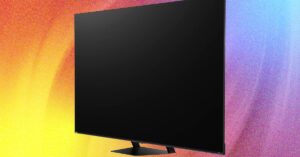 hisense’s-midrange-tv-has-a-fancy-stand,-but-also-some-image-processing-quirks