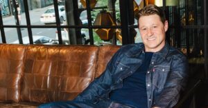 ben-mckenzie-says-crypto-has-a-secret-ingredient:-male-loneliness