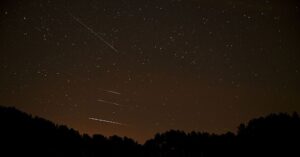 how-to-watch-the-lyrids-meteor-shower-at-its-peak