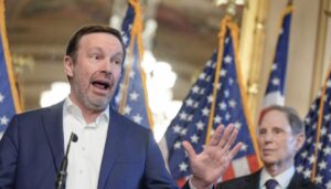 chris-murphy-clarifies-‘awesome’-response-to-iran-ships-evading-blockade