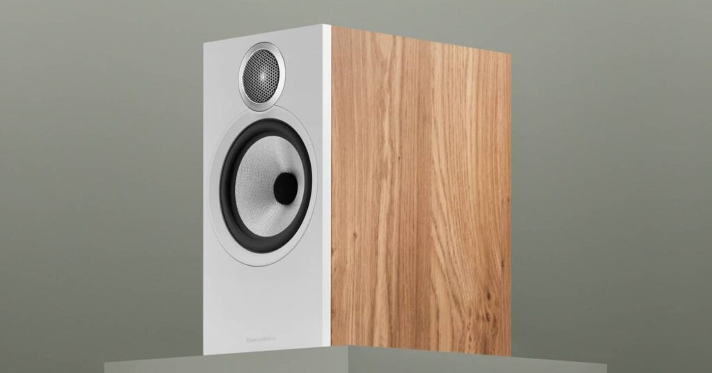 bowers-&-wilkins’-new-bookshelf-speakers-soar