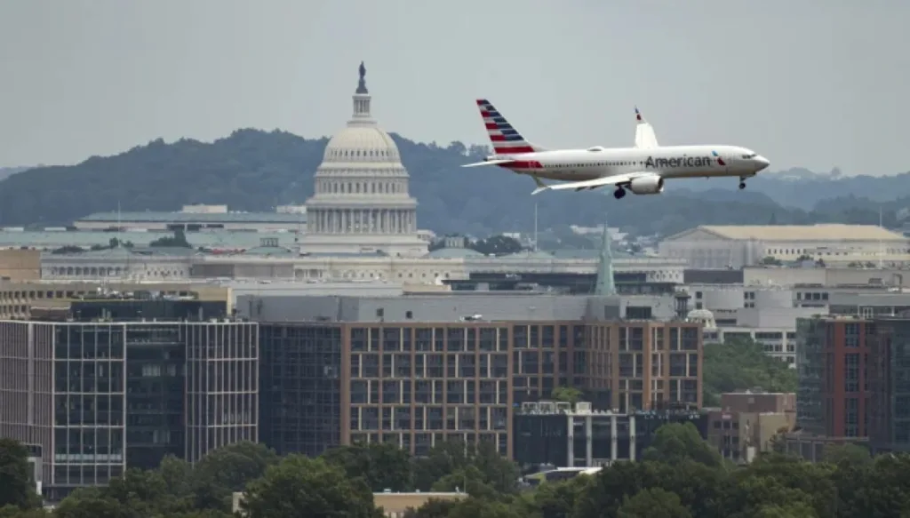 american-airlines-cuts-profit-outlook-after-iran-war-spikes-fuel-prices